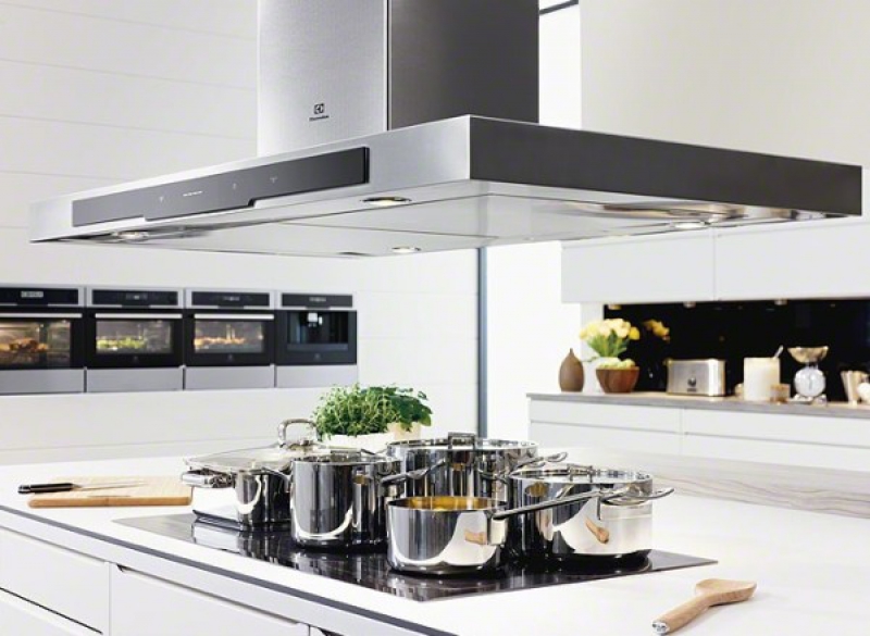 Không gian bếp hiện đại và thanh lịch hơn với mẫu bếp từ mới